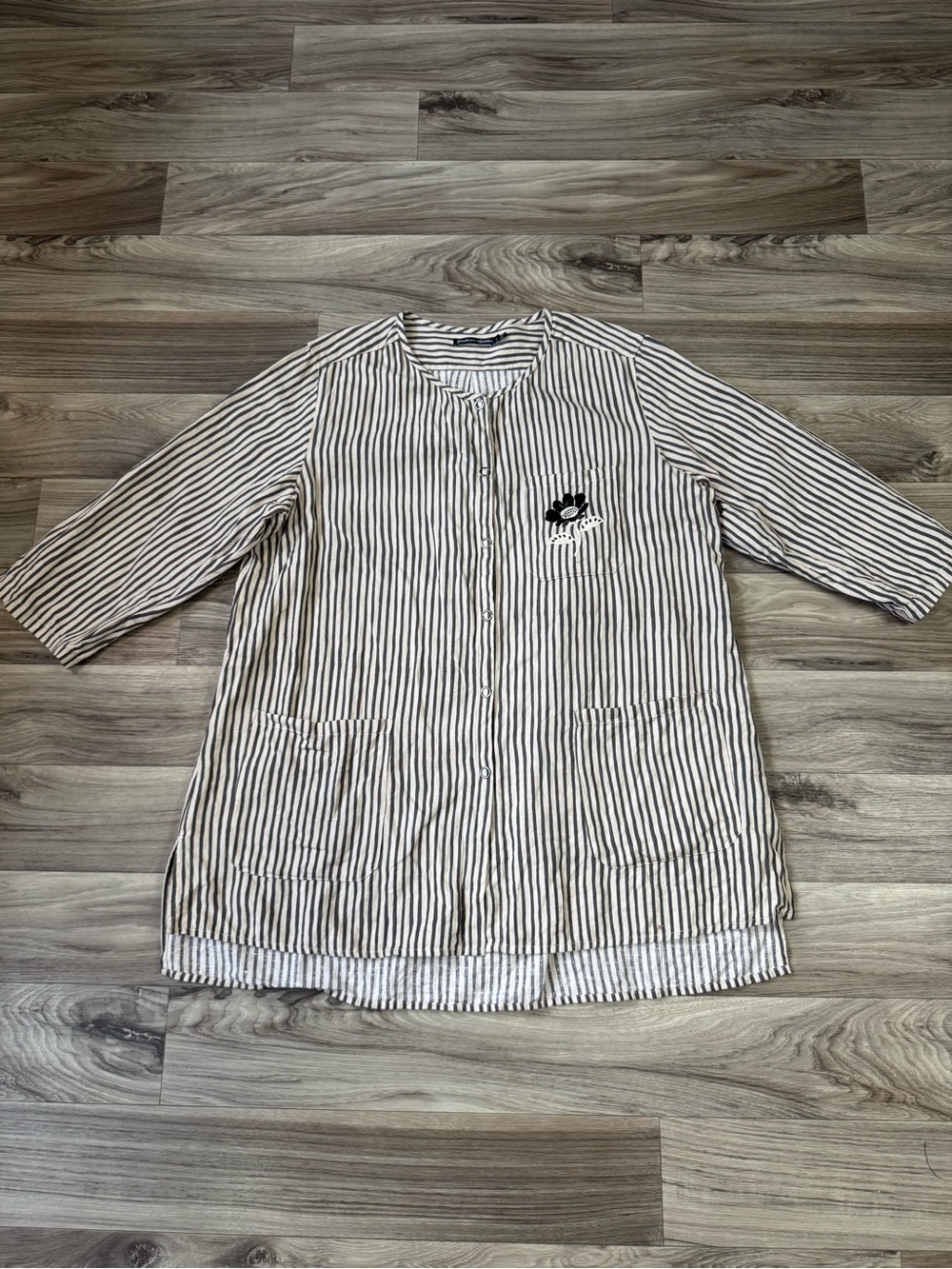 Gudrun Sjoden Cotton Linen Blend Gray Stipe Floral Embroidery Button Down Size L